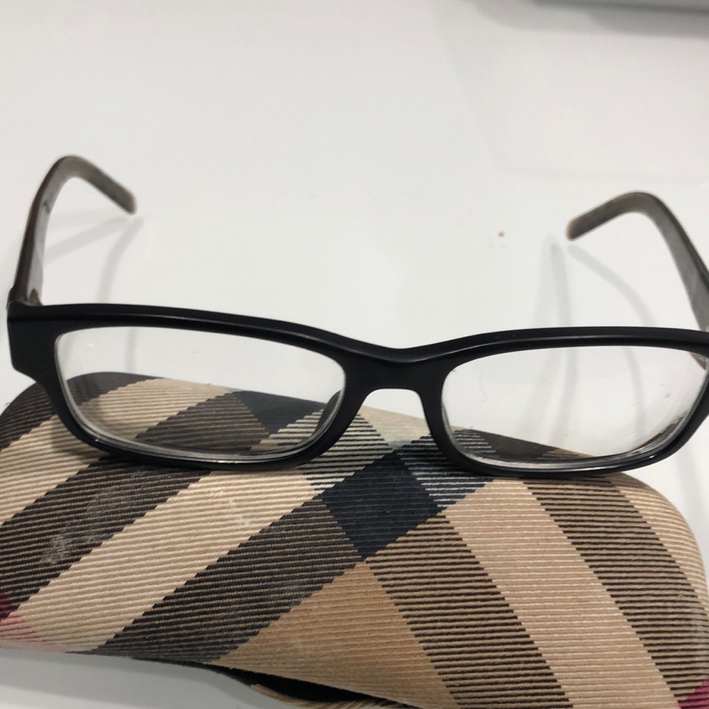 Burberry eyeglass frame. Great condition and comes with case